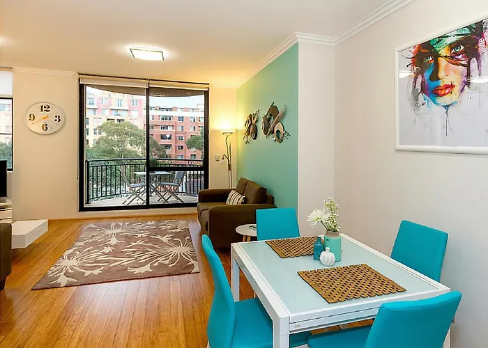 Thriving City Location, Dining Hub Near Cbd