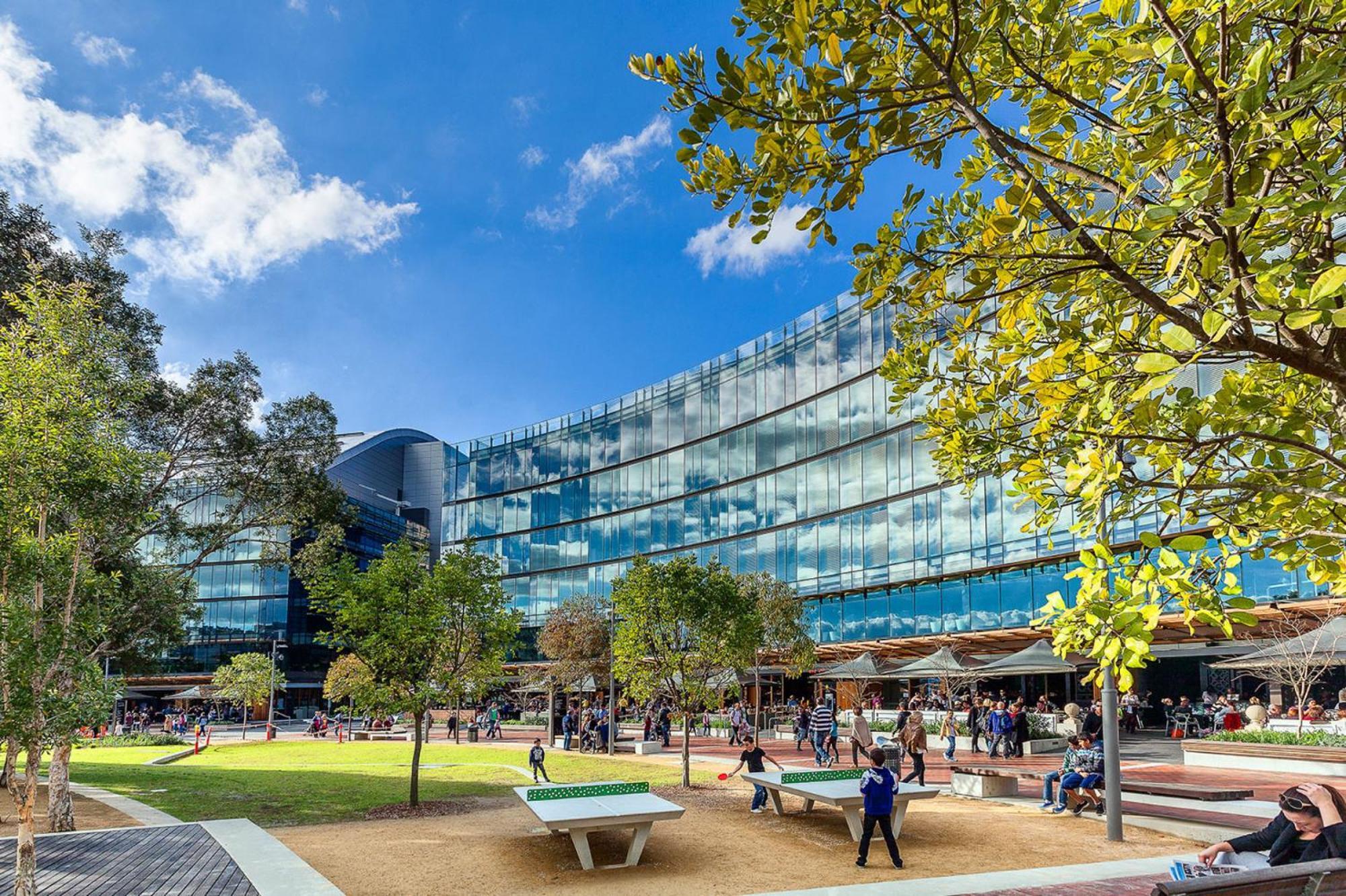 Apartment Thriving Location, Dining Hub Near Cbd